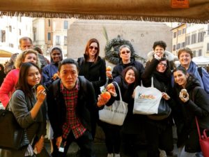 Koiné's students at Campo de' Fiori Market!